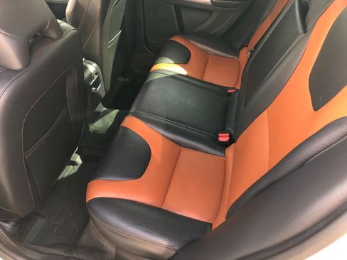 Used 2017 Volvo V60 T5 Cross Country w/ Convenience Package image 28