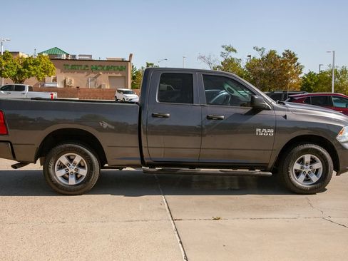 Used 2017 RAM 1500 Express AWD/4WD image 4