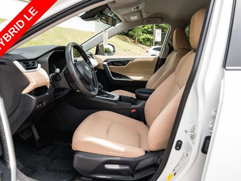 Used 2024 Toyota RAV4 LE AWD/4WD image 23
