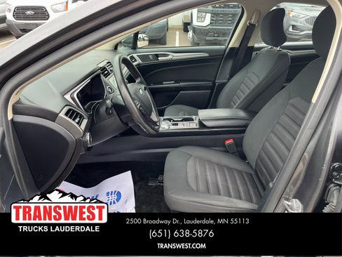 Used 2018 Ford Fusion SE image 5