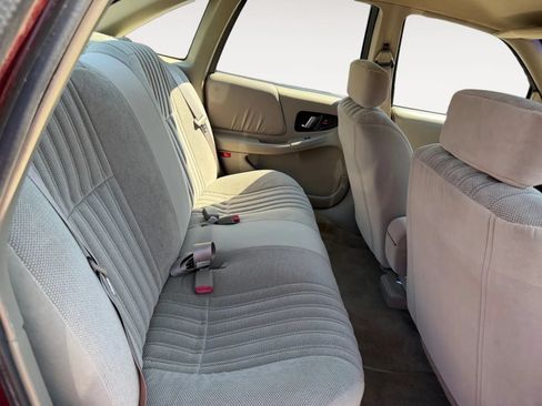Used 1996 Buick Regal Custom FWD image 15