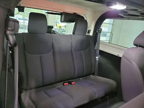 Used 2013 Jeep Wrangler Sport AWD/4WD image 15