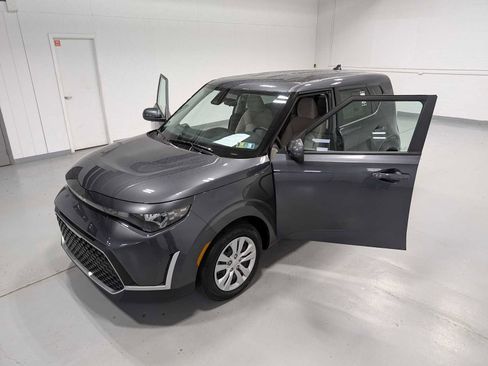 Certified 2023 Kia Soul LX image 16