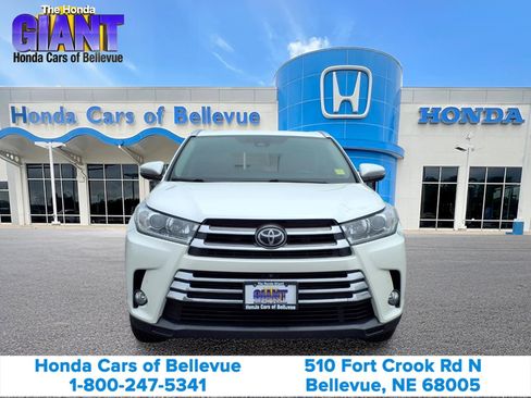 Used 2017 Toyota Highlander Limited Platinum AWD/4WD image 10