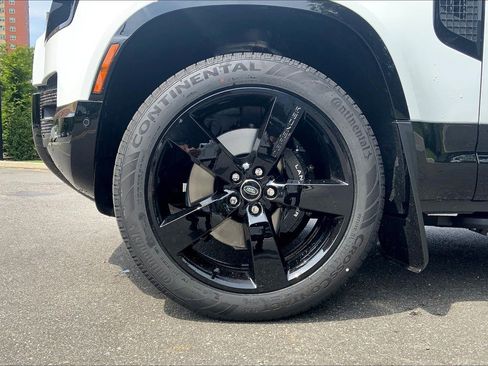 Used 2025 Land Rover Defender 130 V8 image 11