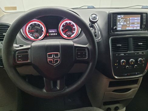 Used 2019 Dodge Grand Caravan SE FWD image 22