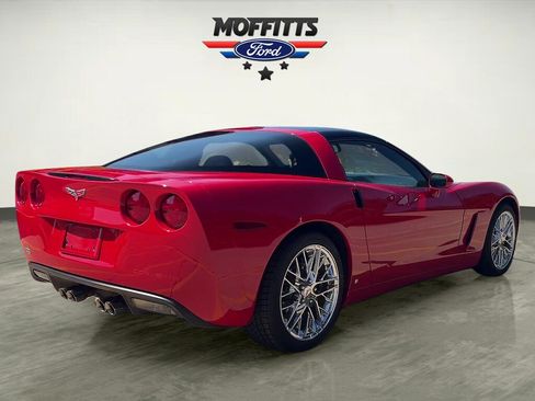 Used 2006 Chevrolet Corvette Coupe w/ Preferred Equipment Group RWD image 5