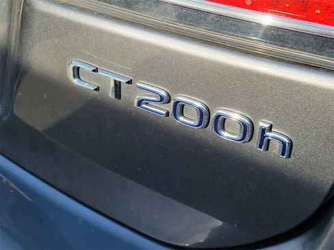 Used 2017 Lexus CT 200h image 7