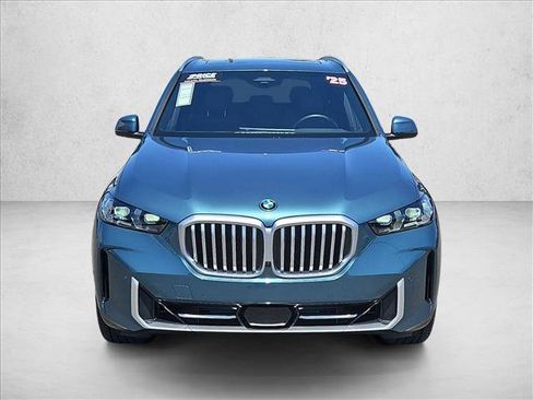 Used 2025 BMW X5 xDrive40i w/ Premium Package AWD/4WD image 2