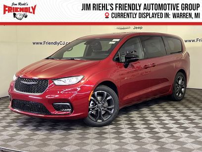 New 2026 Chrysler Pacifica Select