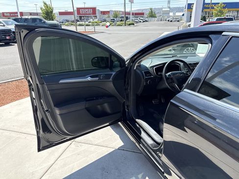 Used 2014 Ford Fusion Titanium FWD image 10