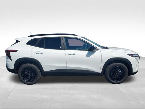 New 2026 Chevrolet Trax LT w/ Driver Confidence Package FWD image 6
