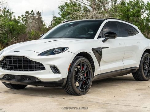Used 2021 Aston Martin DBX image 14