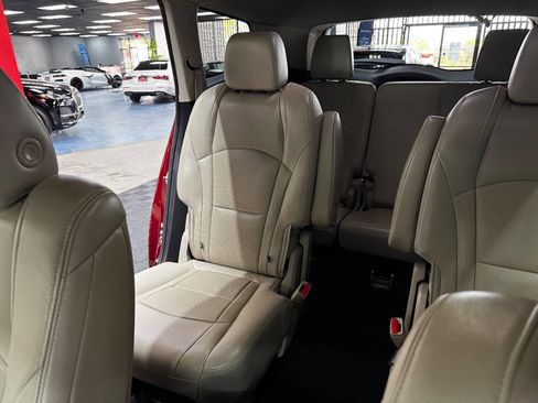 Used 2021 Buick Enclave Essence image 34