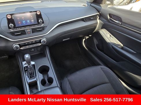Used 2024 Nissan Altima 2.5 S image 16