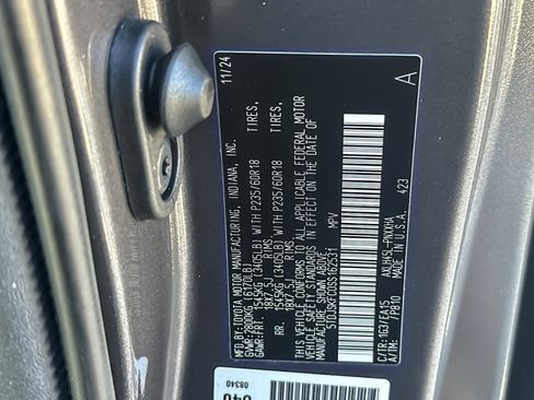 Certified 2025 Toyota Sienna XLE w/ XLE Plus Package AWD/4WD image 28