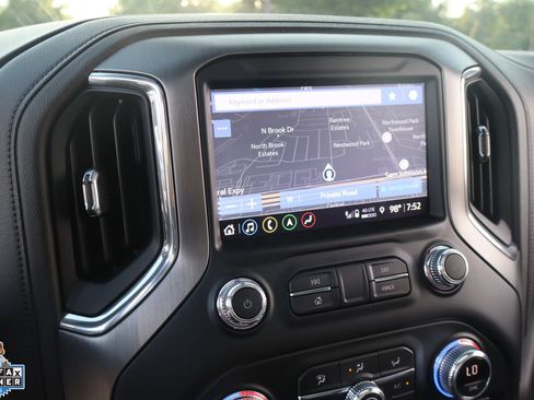 Used 2021 GMC Sierra 2500 Denali w/ Denali Black Diamond Edition AWD/4WD image 21