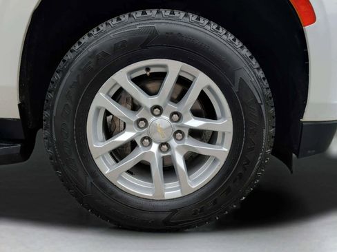 Used 2021 Chevrolet Suburban LT RWD image 40