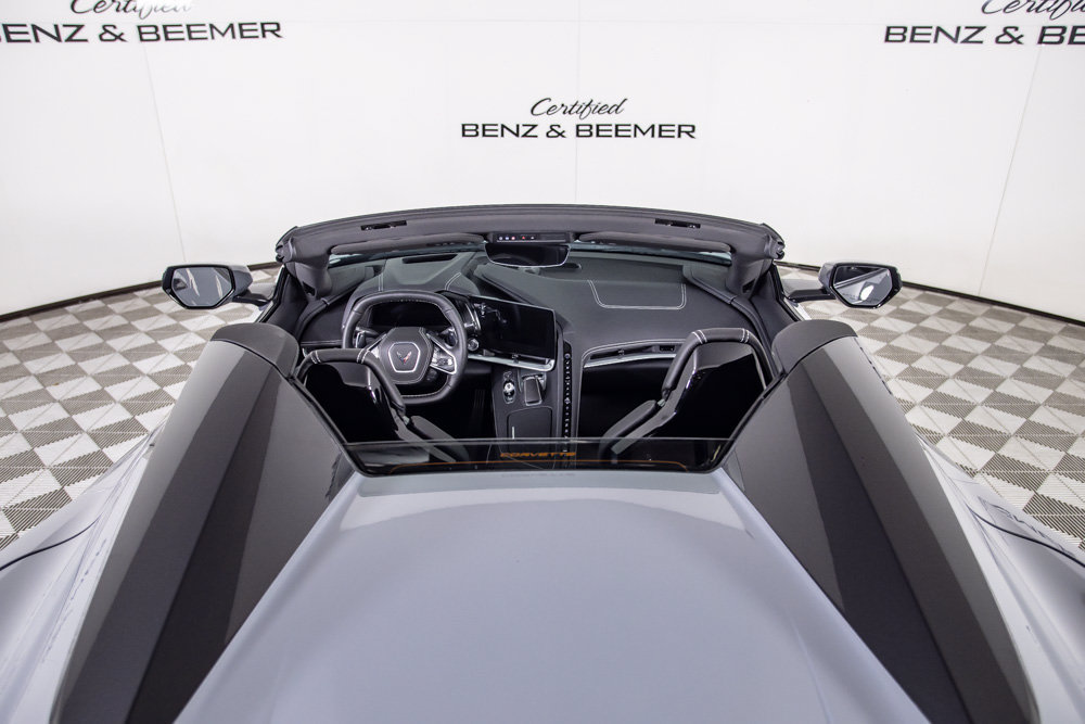 Used 2025 Chevrolet Corvette Stingray Preferred Conv w/ Z51 Performance Package RWD image 16