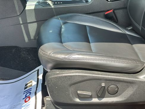 Used 2019 Ford Explorer XLT w/ Equipment Group 202A AWD/4WD image 24