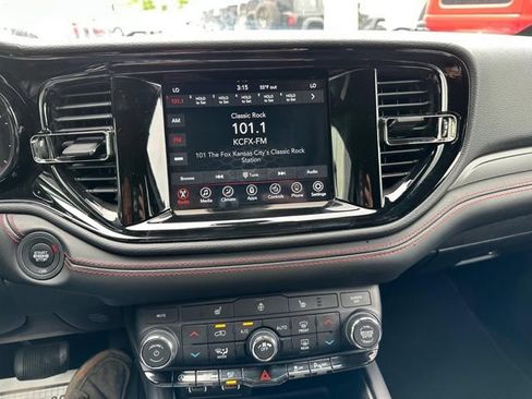 Used 2024 Dodge Durango GT AWD/4WD image 16