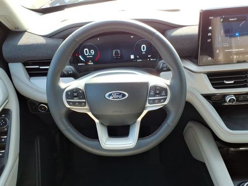 Certified 2025 Ford Explorer Active w/ Active Comfort Package AWD/4WD image 11