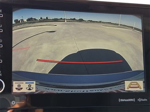 Used 2022 Toyota Camry XLE image 20