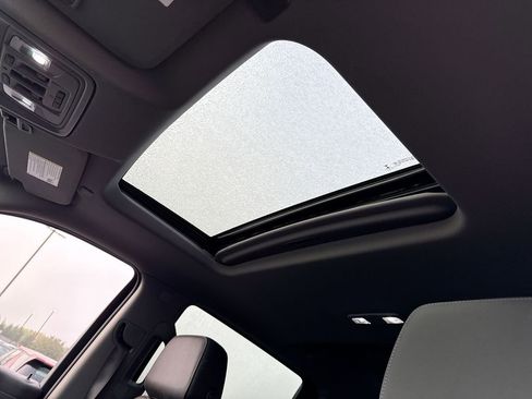 Used 2019 Chevrolet Silverado 1500 LTZ w/ LTZ Premium Package image 22