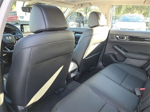 Used 2022 Honda Civic Touring image 10