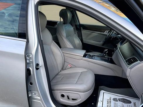 Used 2017 Genesis G80 3.8 w/ Option Group 03 image 7