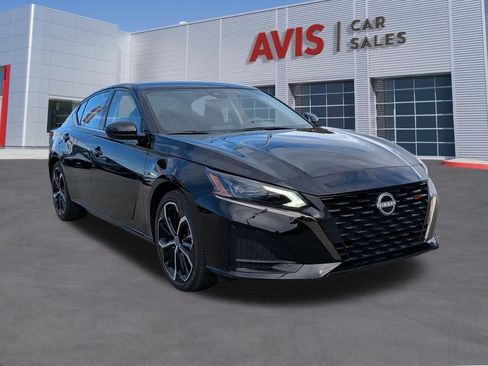Used 2025 Nissan Altima 2.5 SR FWD image 3