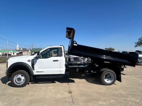New 2025 Ford F550 4x4 Regular Cab Super Duty image 1