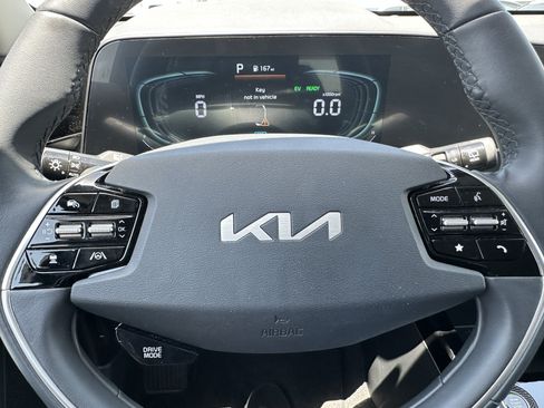 Used 2024 Kia Niro EX FWD image 23