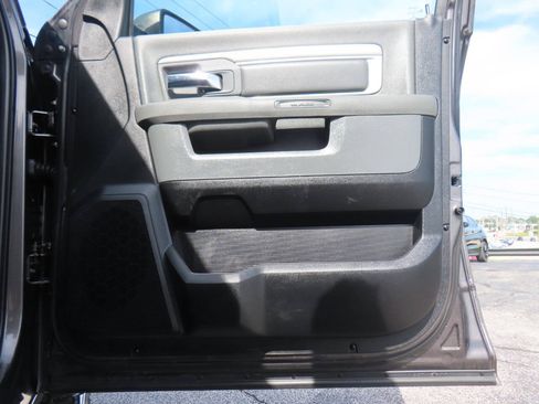 Used 2016 RAM 1500 Big Horn AWD/4WD image 38