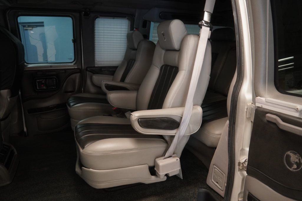 Used 2013 GMC Savana 1500 AWD image 21