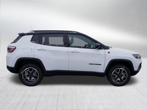 New 2026 Jeep Compass Trailhawk w/ Trailer Tow Group image 8
