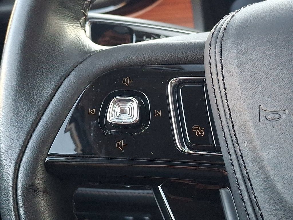 Used 2024 Lincoln Aviator Reserve w/ Equipment Group 201A AWD/4WD image 25