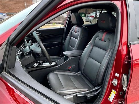 Used 2025 Chevrolet Trax RS w/ Sunroof Package FWD image 24