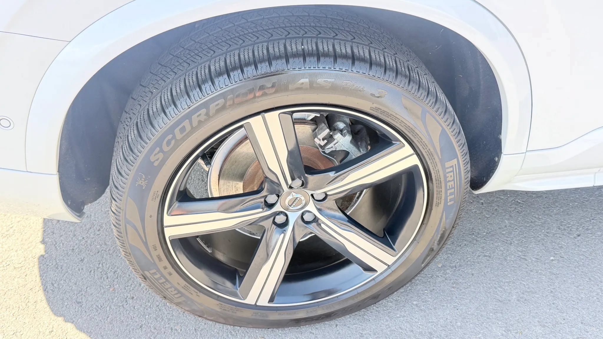 Used 2019 Volvo XC90 T6 R-Design w/ Advanced Package AWD/4WD image 11