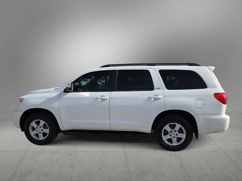 Used 2017 Toyota Sequoia SR5 w/ Premium Package image 5