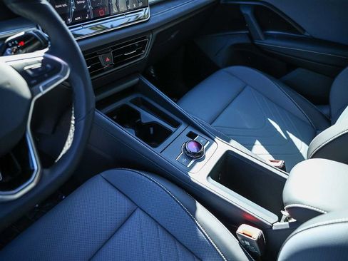 New 2026 Volkswagen Tiguan SE R-Line image 30