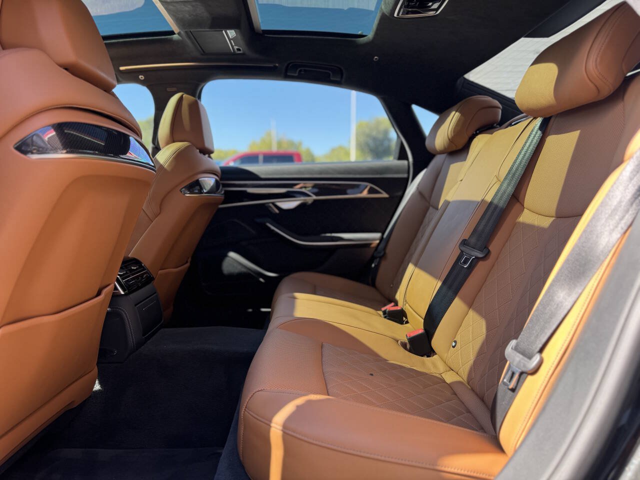 Used 2023 Audi S8 w/ S8 Comfort Plus Package AWD/4WD image 30