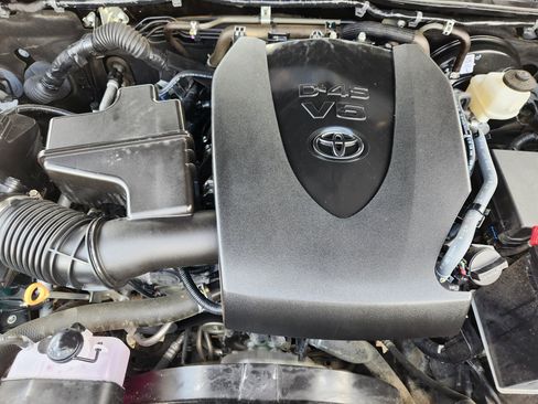 Used 2023 Toyota Tacoma SR5 RWD image 31