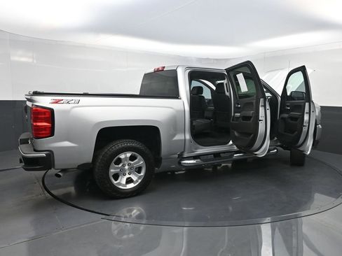 Used 2018 Chevrolet Silverado 1500 LT w/ All Star Edition image 35