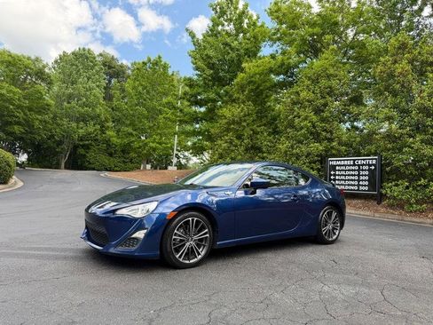 Used 2013 Scion FR-S RWD image 2