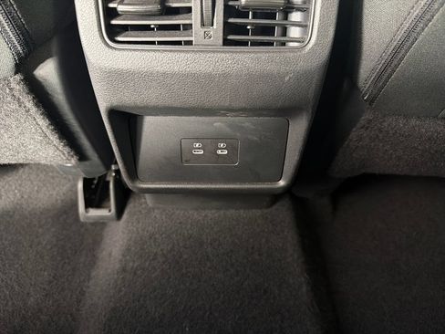 Used 2025 Nissan Rogue SV FWD image 17