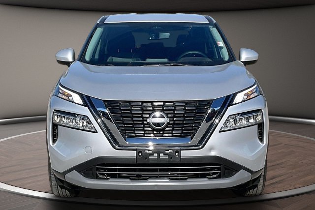 Used 2023 Nissan Rogue SV FWD image 3