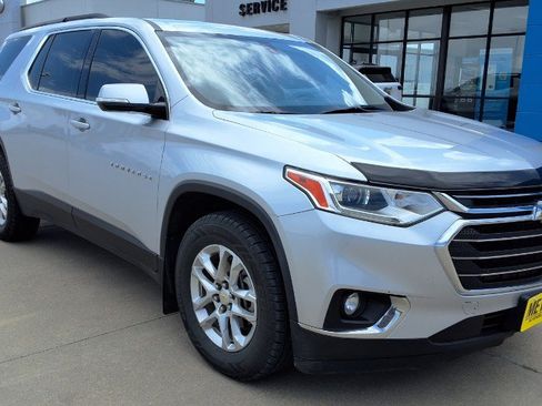 Used 2019 Chevrolet Traverse LT AWD/4WD image 2