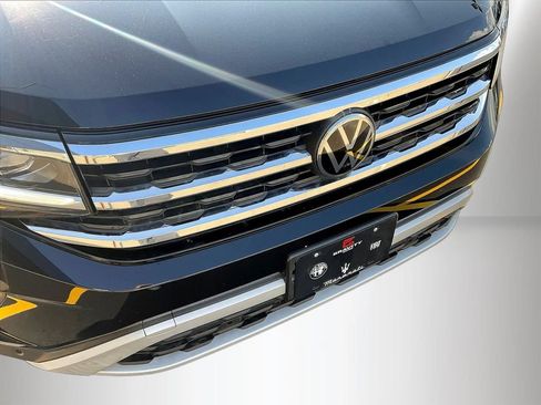 Used 2023 Volkswagen Atlas Cross Sport SEL AWD/4WD image 32