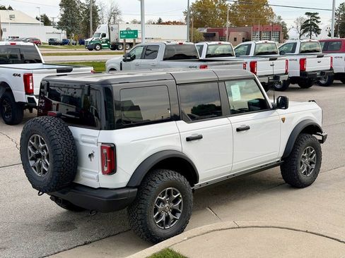 New 2025 Ford Bronco Badlands image 5